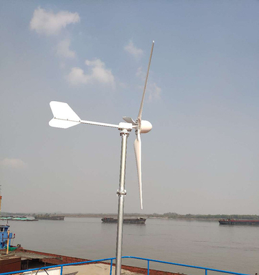 ऑफ ग्रिड थ्री ब्लेडेड हॉरिजॉन्टल एक्सिस विंड टर्बाइन 48V 96V हॉरिजॉन्टल विंड एनर्जी