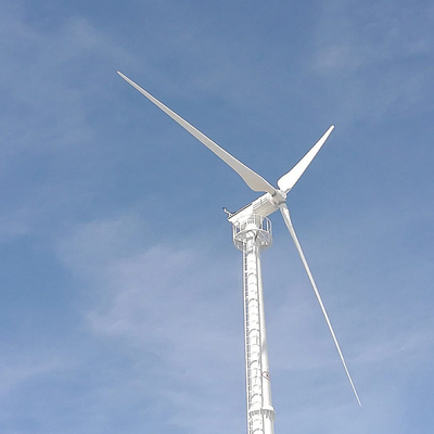 मल्टी कलर्स इलेक्ट्रिक विंड टर्बाइन जेनरेटर 30kw 220V एसी विंड जेनरेटर ग्लास फाइबर ब्लेड