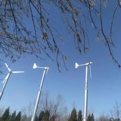 हाइब्रिड विंड टर्बाइन जेनरेटर सिस्टम 100KW 380V ग्लास फाइबर ब्लेड 11m / s