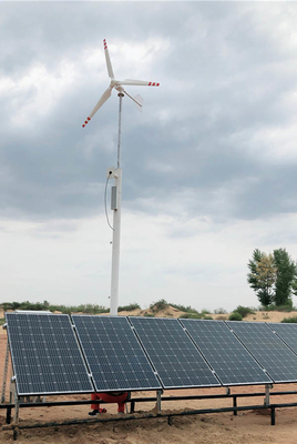 घरेलू उपयोग के लिए 5000W क्षैतिज अक्षीय पवन टरबाइन 1KW 48V 220V सफेद क्षैतिज पवन जनरेटर